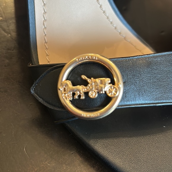 Coach Maddi sandal in unbelievably excellent condition! - Picture 3 of 16